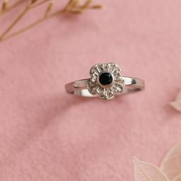 925 Silver Revolving Black Stone Floral Ring thumbnail 1