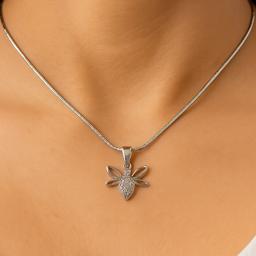 Elegant Bee-inspired Pendant – 925 Sterling Silver thumbnail 3