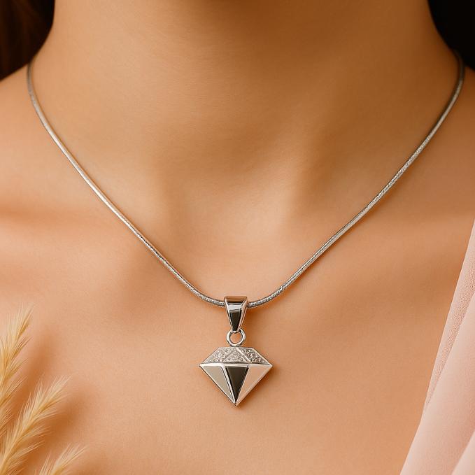 Elegant 925 Sterling Silver Diamond-shaped Pendant Necklace