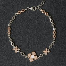 Elegant Two-tone Diamond-link Bracelet With Floral Accents thumbnail 3