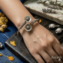 Antique Oxidized Silver Sunflower Kada thumbnail 2