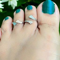 Adjustable Toe Rings In Silver & Rose Gold (1 Set) thumbnail 2