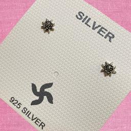 925 Oxidised Silver Flower Stud Earrings – Unisex Vintage Statement thumbnail 1