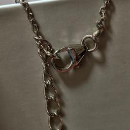 Dainty Silver Bow Circle Necklace And Earring Set thumbnail 6