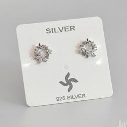 Dazzling Diamond-shine Floral Wreath Stud Earrings thumbnail 4