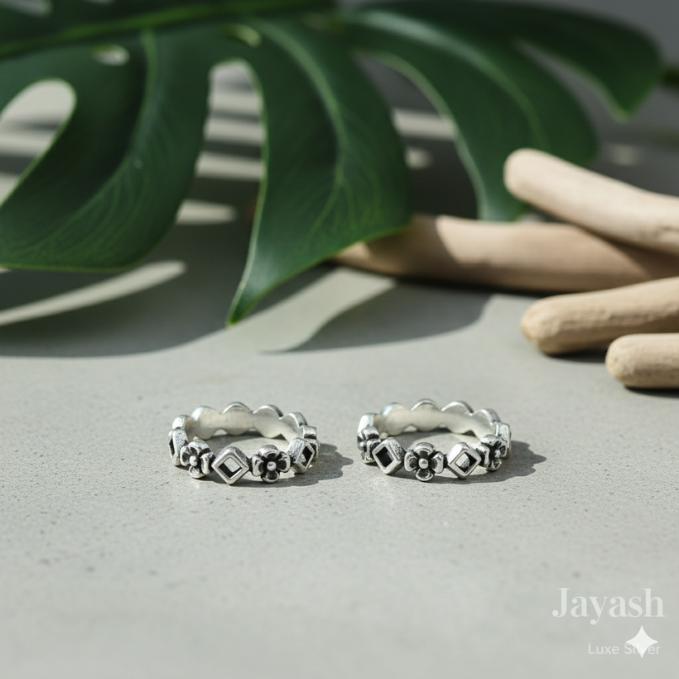 The Flora & Rhombus Bloom Oxidised Toe Ring — 925 silver, image 1