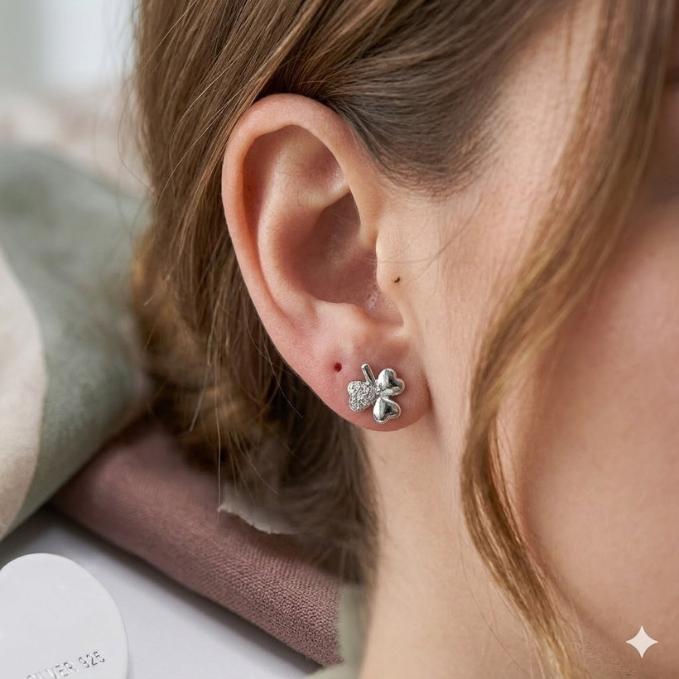 Luck & Luxury: The 925 Silver Clover Studs — 925 silver, image 1